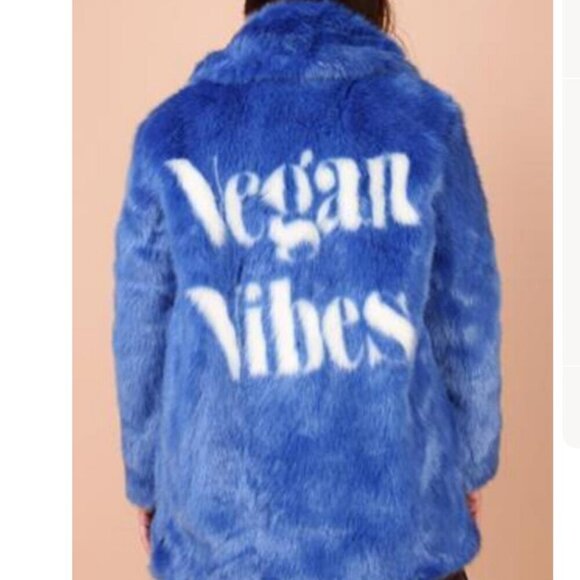 jakke Jackets & Blazers - Jakke Women's Blue Faux Fur Coat "vegan vibes" size 2 trendy colorful oversized
